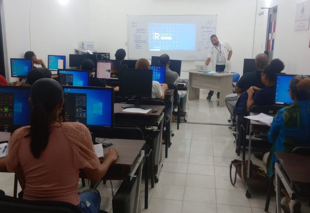 curso instituto fundacion patria puerto plata